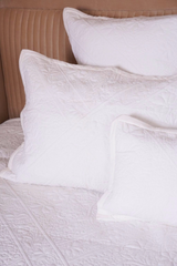 Ivory Whisper Quilt Set