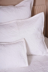 Ivory Whisper Quilt Set