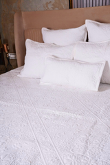 Ivory Whisper Quilt Set