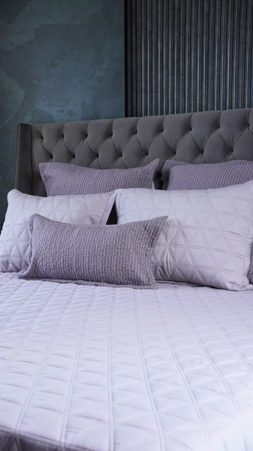 Grey Haven Quilt Set